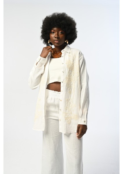 Kadın Önü Nakış ve Payet Işlemeli Beyaz %100 Keten Oversize Gömlek
