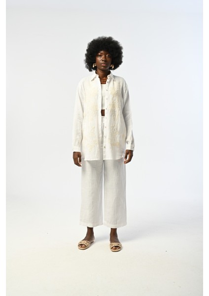 Kadın Önü Nakış ve Payet Işlemeli Beyaz %100 Keten Oversize Gömlek modelleri