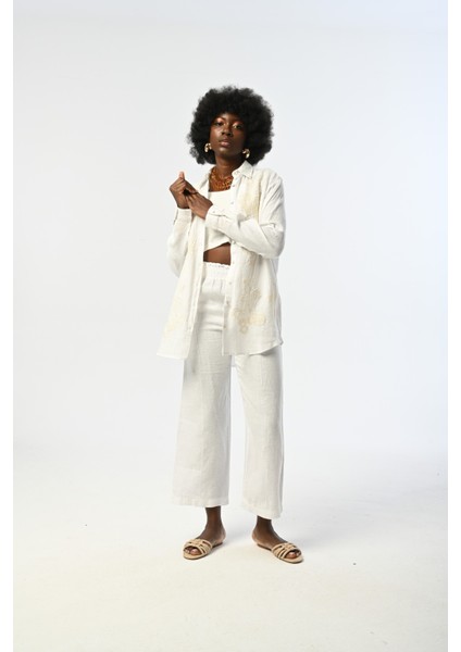 Kadın Önü Nakış ve Payet Işlemeli Beyaz %100 Keten Oversize Gömlek