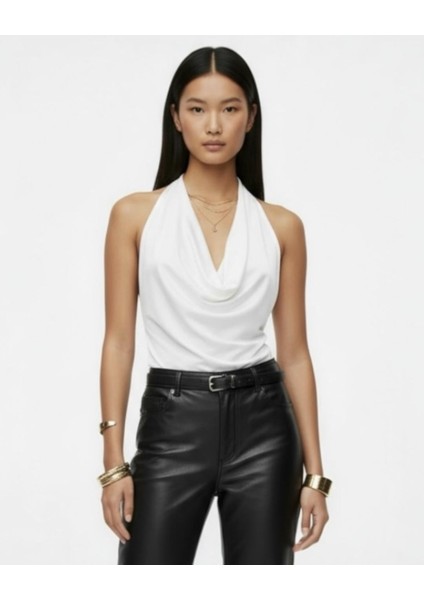 Boyundan Bağlamalı Sırtı Açık Degaje Bluz