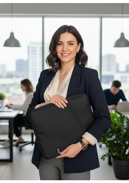 Çok Bölmeli, Şık Siyah iPad Pro 6.nesil 12.9”/ 7.nesil 13”/ Air M2 ile Uyumlu 13” Tablet Çantası modelleri