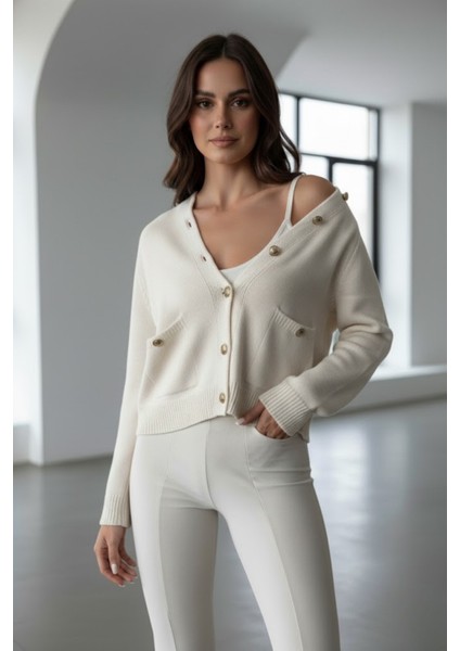 Kadın Krem Gold Düğme Detaylı Cepli Hırka