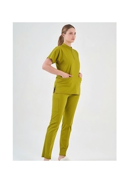Kadın Doktor & Hemşire Forma Takımı Likralı– Yağ Yeşili Scrubs Üst ve Pantolon Seti Likralı fiyatları