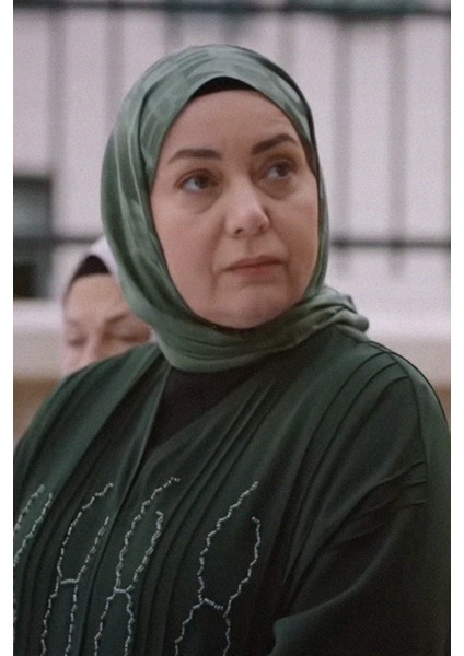 Kızılcık Şerbeti Pembe'nin Tercihi Yazı Desen Jakar Italyan Ipekli Şal Orman Yeşili