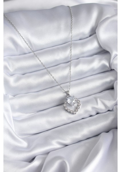 316L Çelik Zincir Gümüş Renk Zirkon Taşlı Kalp Model Kadın Kolye fiyatları