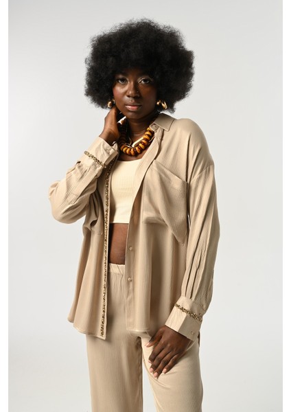 Kadın Önü ve Kolları Taş-Pul Işlemeli Düz Renk Gömlek modelleri