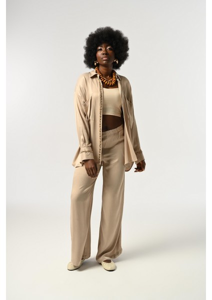 Kadın Önü ve Kolları Taş-Pul Işlemeli Düz Renk Gömlek fırsatları