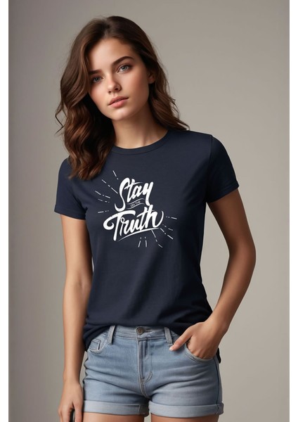 Stay On The Truth Baskılı Bisiklet Yaka Tişört fiyatları