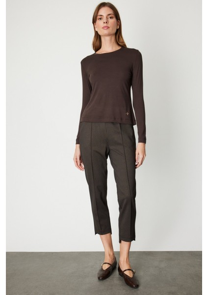 Kadın Metal Aksesuarlı Sıfır Yaka Basic Bluz 61303 Kahverengi modelleri