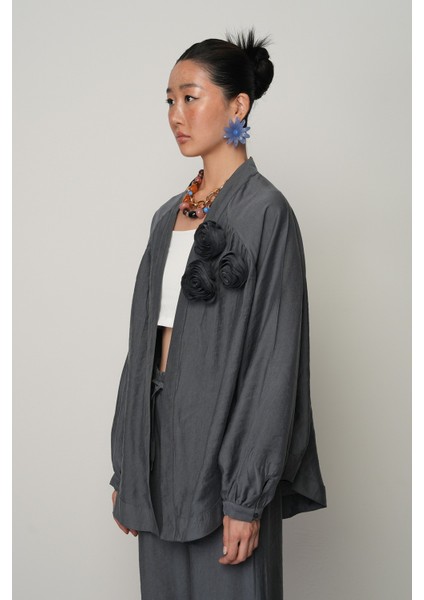 Kadın Gül Detaylı Düz Renk Oversize Kesim Kimono fiyatları