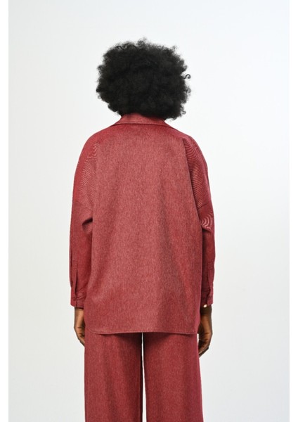 Kadın Düz Renk Yakası Detaylı Oversize Kesim Gömlek fırsatları