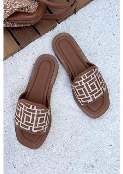 Kadın Günlük Terlik Bej Taba Renk Seçenekleri ile Konforlu Tekstil Tasarım indirimleri