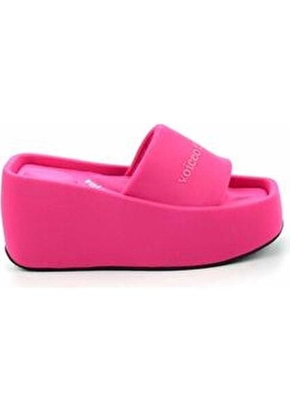 Pembe Kumaş Kadın Terlik Günlük Kullanım İçin Hafif ve Konforlu Tasarım indirimleri