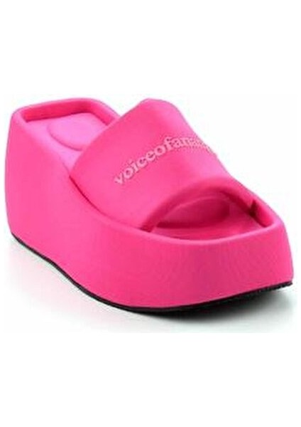 Pembe Kumaş Kadın Terlik Günlük Kullanım İçin Hafif ve Konforlu Tasarım