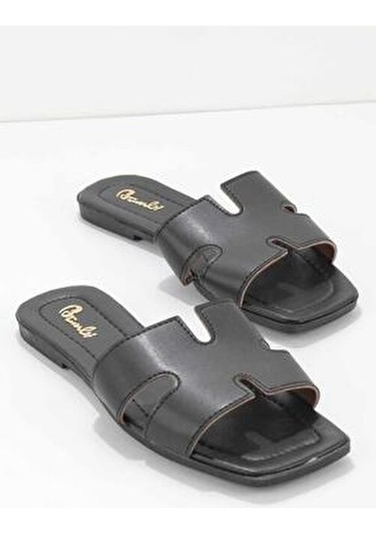 Siyah Kadın Terlik Hafif Malzeme ile Rahat Kullanım