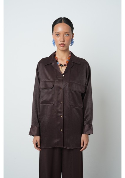 Kadın Düz Renk Çift Cepli Altın Düğme Detaylı Gömlek