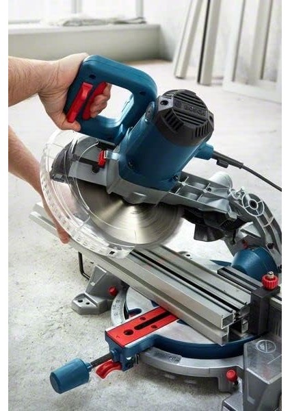 Professional Gcm 216 Gönye Kesme Makinesi (1.300 W, Kesme Kapasitesi: 60X123 Mm, Bıçak Çapı: 216 Mm, Göbek Çapı: 30 Mm) fırsatları