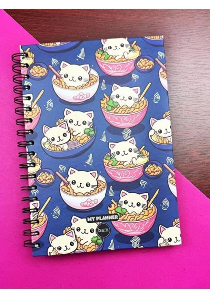 Kedi Noodle Tasarımlı Spiralli Sticker'lı Tarihsiz Konuşan Ajanda Haftalık Planlayıcı Defter