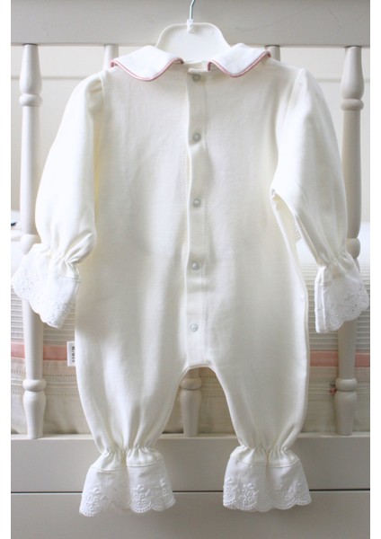 Dantelli Isme Özel 6 Parça Yenidoğan Set %100 Pamuk Tulum Battaniye Şapka Puset Örtü Yastık Eldiven modelleri