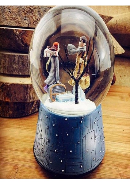 Evlilik Yıl Dönümü Hediyesi Sevgiliye Doğum Günü Hediyesi Kış Masalı Temalı Sulu Kar Küresi