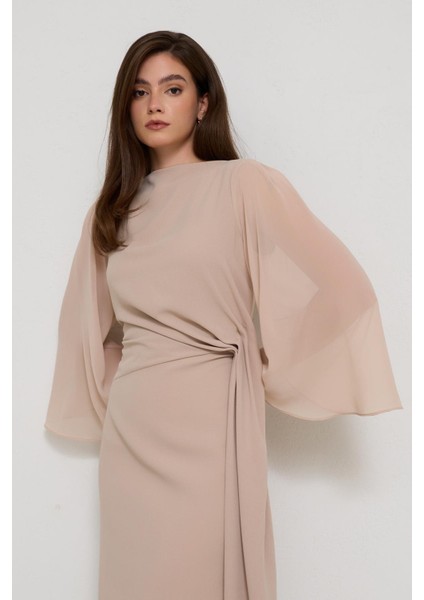 Bej Bel, Yaka ve Kol Detaylı Rahat Kesim Midi Boy Elbise