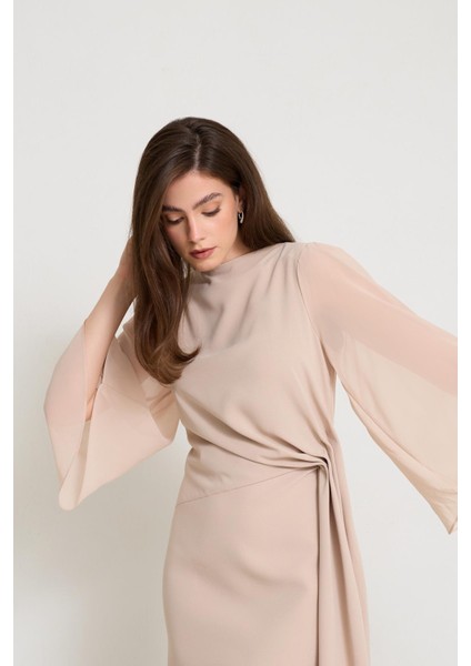 Bej Bel, Yaka ve Kol Detaylı Rahat Kesim Midi Boy Elbise fırsatları