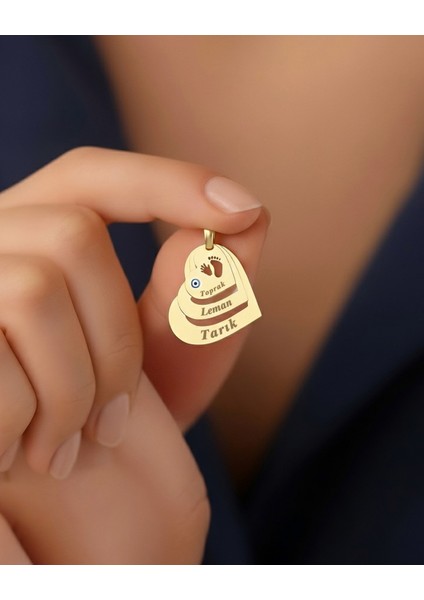 Üçlü Isimli Ayak Izi Kalpler 14 Ayar Altın Kolye Ucu