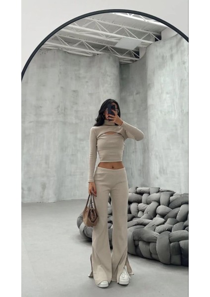 Kadın Uzun Kollu Pencere Detay Göğüs Dekolteli Bluz ve Bol Paça Pantolon Ikili Takim fiyatları