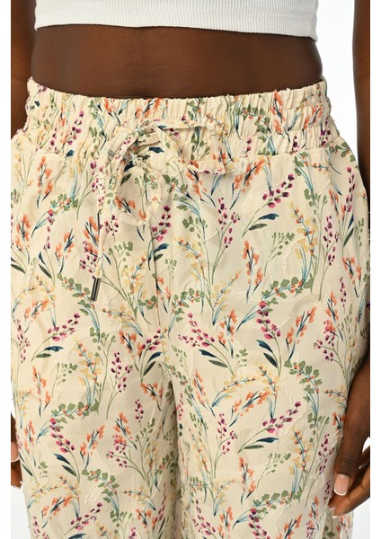 Kadın Çiçek Desenli Beli Lastikli Bol Paça Pantolon modelleri