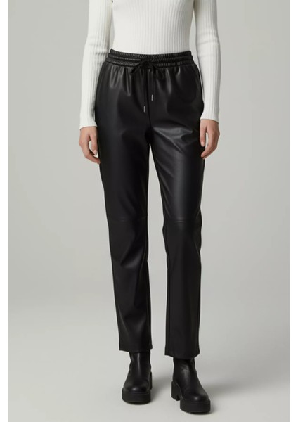 Kadın Büyük Beden Bel Lastikli Içi Şardonlu Suni Deri Pantolon P-00018870