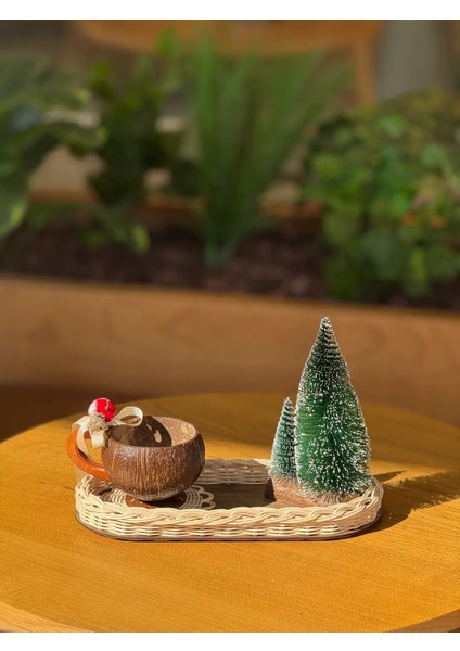 Doğal Rattan 4’lü Kış Dekoru Seti – Tepsi, Kupa, Bardak Altlığı, Mini Çam Ağacı