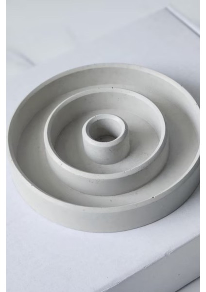 Gri Dairesel Şamdan Dekoratif Beton