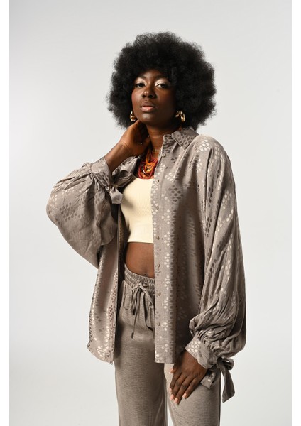 Kadın Desenli Kolları Bağlama Detaylı Oversize Kesim Gömlek fiyatları