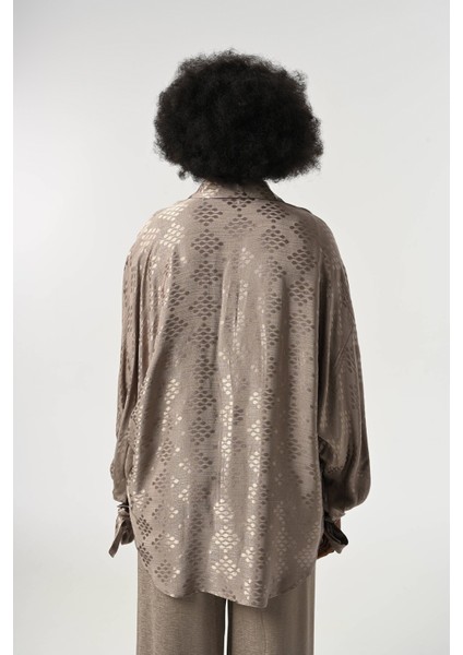 Kadın Desenli Kolları Bağlama Detaylı Oversize Kesim Gömlek indirimleri