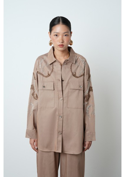 Kadın Çift Cepli Önü Boncuk Işlemeli Düz Renk Gömlek