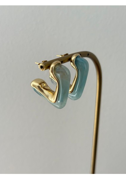 Mint Yeşili Mineli Üçgen Model Gold Çelik Küpe modelleri