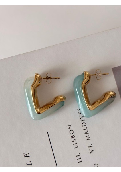 Mint Yeşili Mineli Üçgen Model Gold Çelik Küpe indirimleri