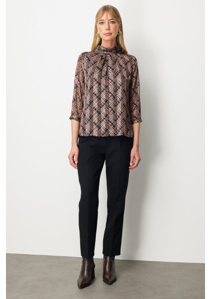 Kadın Göğsü Pencere Detaylı Desenli Bluz 3053 Kahverengi modelleri