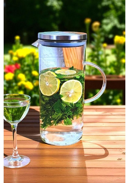 Lumora Krom Kapaklı Isıya Dayanıklı Borosilikat Süzgeçli Cam Sürahi 1500 ml