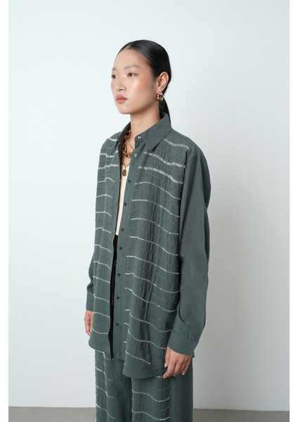 Kadın Yatay Şerit Taş Işlemeli Düz Renk Oversize Gömlek modelleri