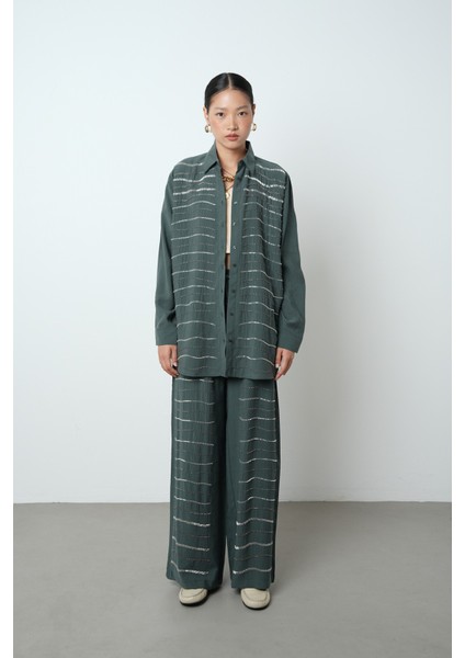 Kadın Yatay Şerit Taş Işlemeli Düz Renk Oversize Gömlek fırsatları