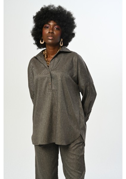 Kadın Düz Renk Yakası Detaylı Oversize Kesim Gömlek fiyatları