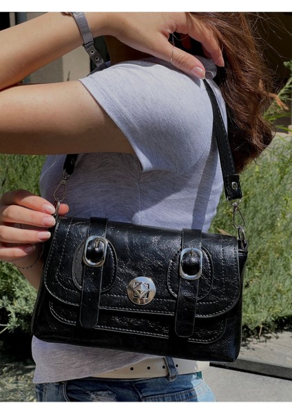 \"kadın Siyah Tokalı Kapaklı Omuz Çantası\"