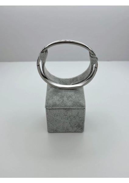 Gümüş Ok Detaylı Beyaz Renkli Silver Kelepçe