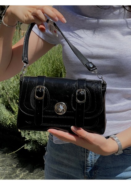 \"kadın Siyah Tokalı Kapaklı Omuz Çantası\" modelleri