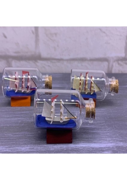 Buğz Orta Boy Şişe Içerisinde Gemi Maketi