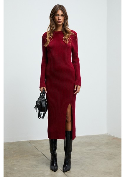 Soreya Kadın Yuvarlak Yaka Çizgi Desenli Yırtmaçlı Slim Fit Triko Bordo Elbise