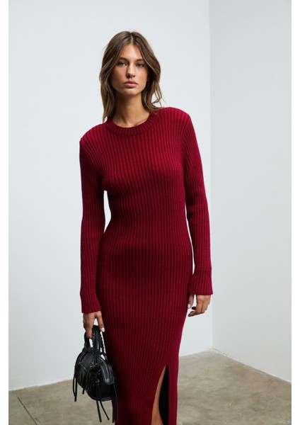 Soreya Kadın Yuvarlak Yaka Çizgi Desenli Yırtmaçlı Slim Fit Triko Bordo Elbise indirimleri