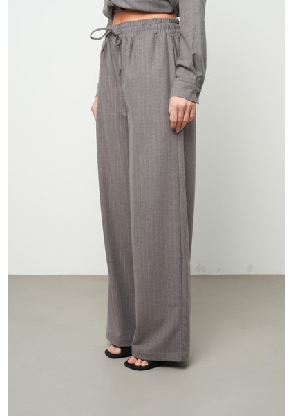 Kadın Bol Paça Beli Lastikli Çizgili Desenli Pantolon fiyatları