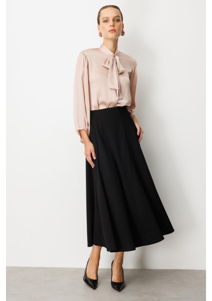 Parça Detaylı Kloş Etek-Siyah fırsatları